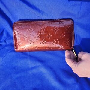 Louis Vuitton Monogram Vernis Patent Leather Zip Wallet